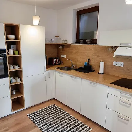 شقة Green Apartment Cerknica *