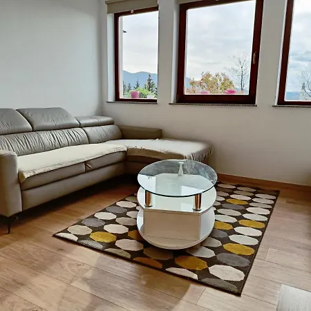 Green Apartment Cerknica *