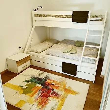 Green Apartment Cerknica *