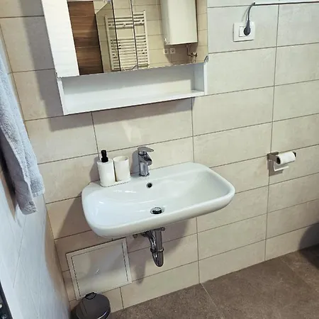 Green Apartment Cerknica
