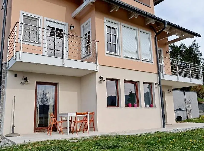 شقة Green Apartment Cerknica *